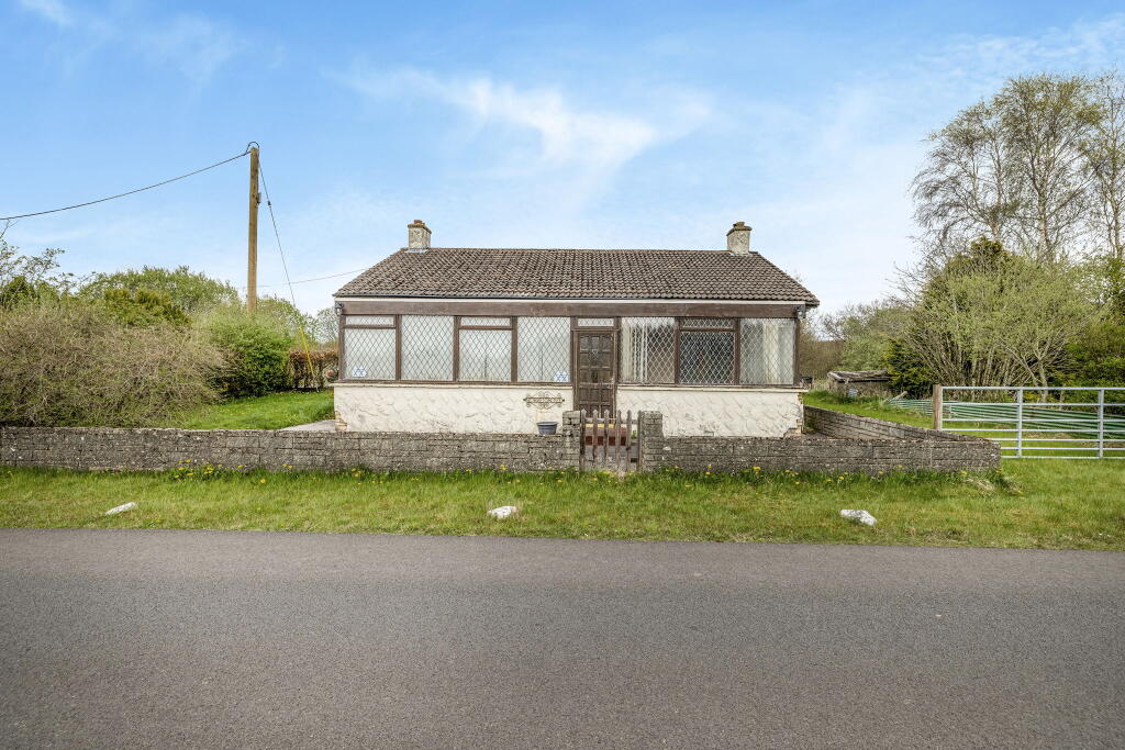 Main image of property: 2 Gilmilnscroft Cottage, Auchinleck, KA18 2NA