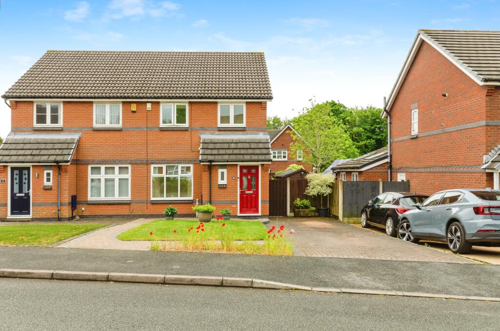 3 bedroom semi-detached house