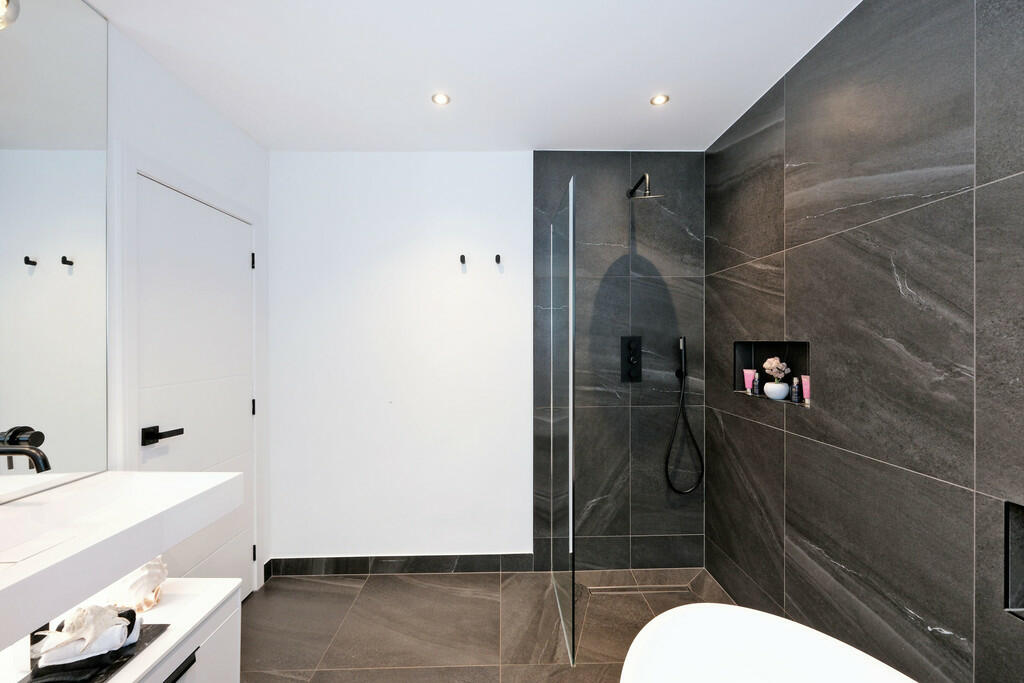 Additional property image - Hazledene Road, Aberdeen