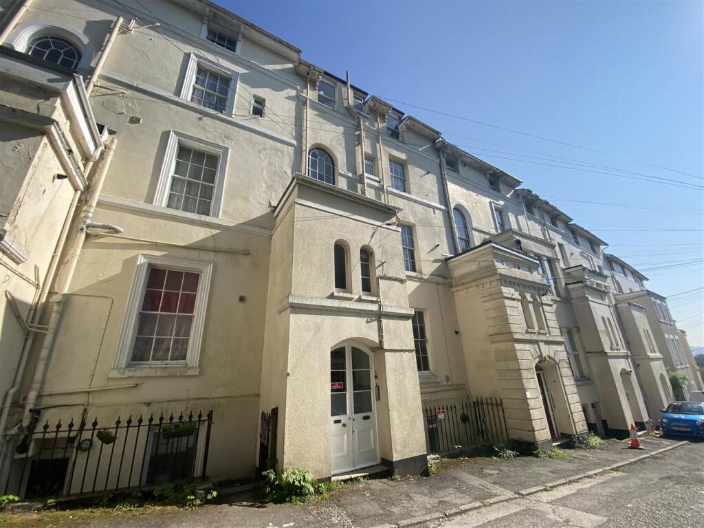 Main image of property: Barnpark Terrace, TEIGNMOUTH TQ14 8PS
