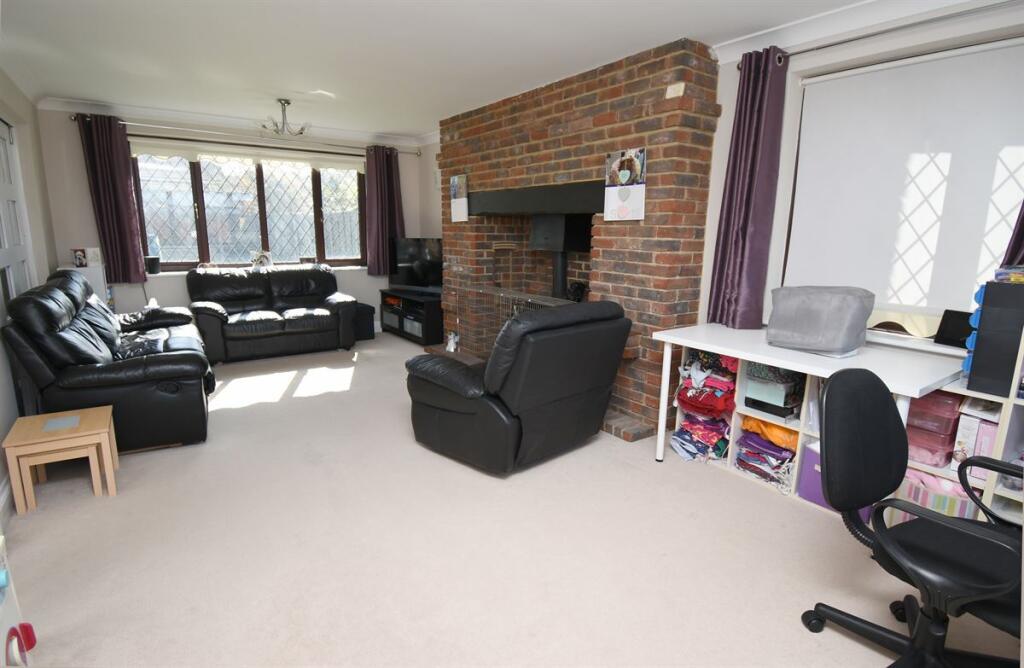 4 bedroom detached house for sale in Churchwood Drive, Chestfield