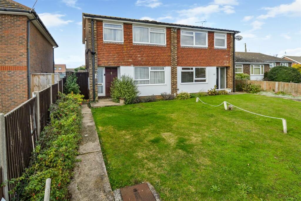 3 bedroom semidetached house for sale in Faversham Road, Seasalter