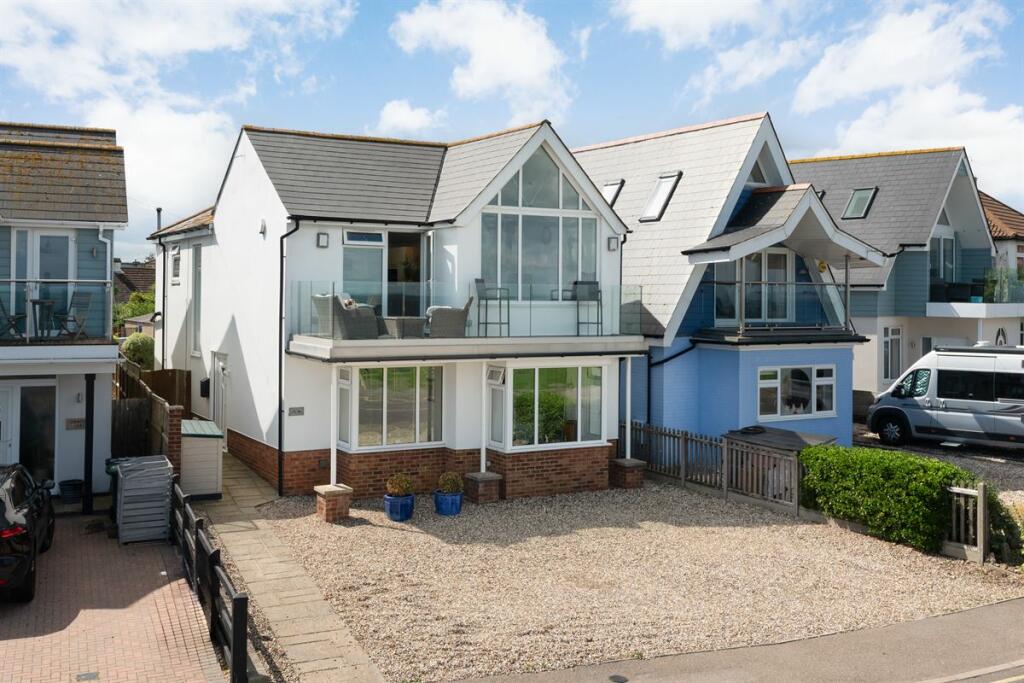5 bedroom detached house for sale in Herne Bay Road, Tankerton, Whitstable, CT5