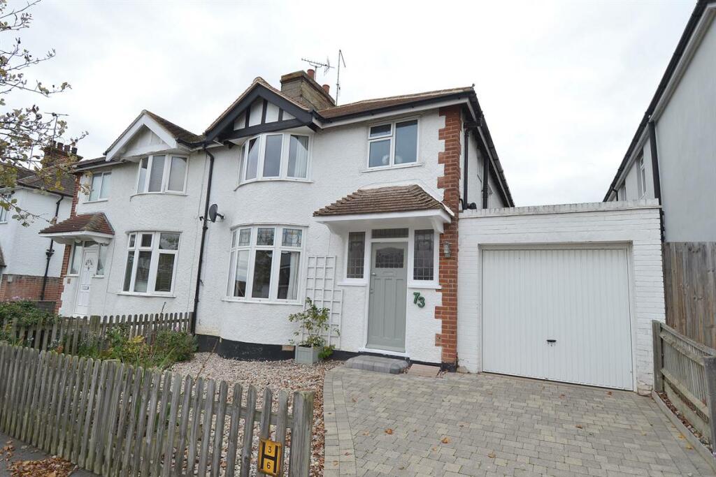 3 bedroom semidetached house for sale in Graystone Road, Tankerton