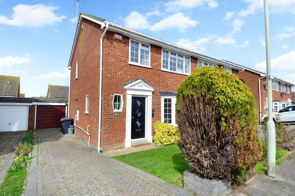 3 bedroom semidetached house for sale in Caroline Close, Whitstable, CT5