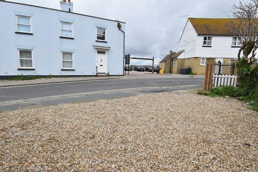 Additional property image - Middle Wall, Whitstable