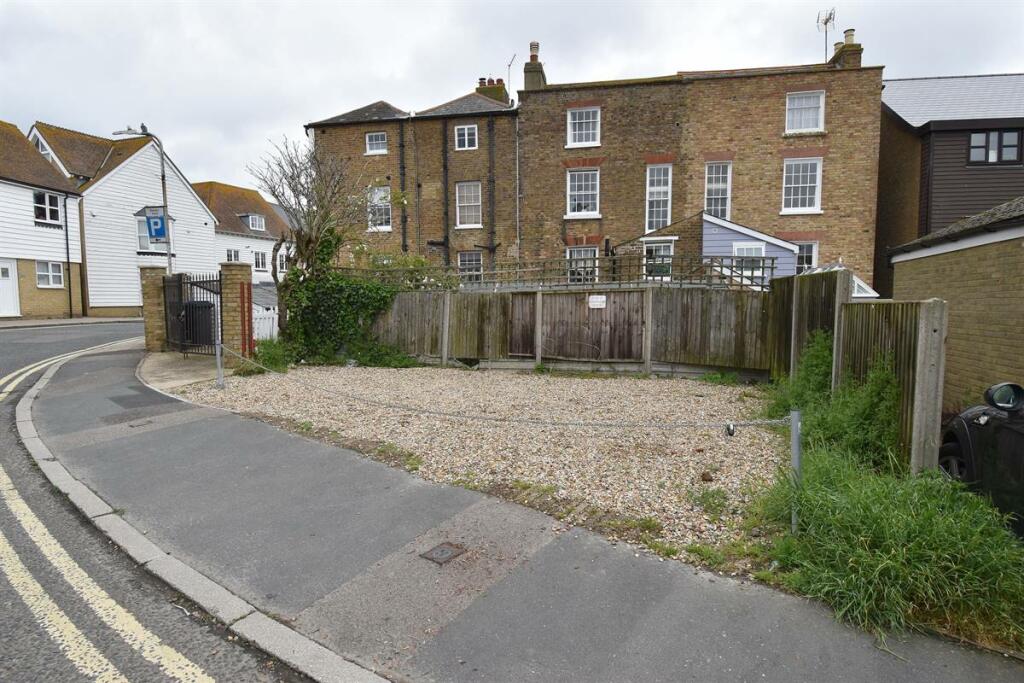 Additional property image - Middle Wall, Whitstable