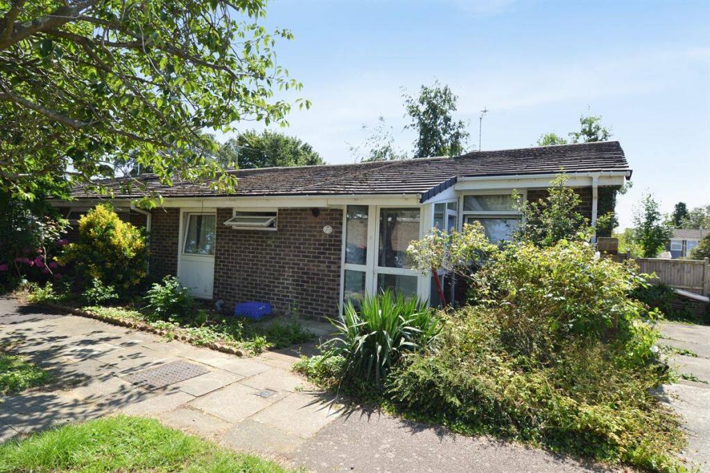 5 bedroom semi-detached bungalow