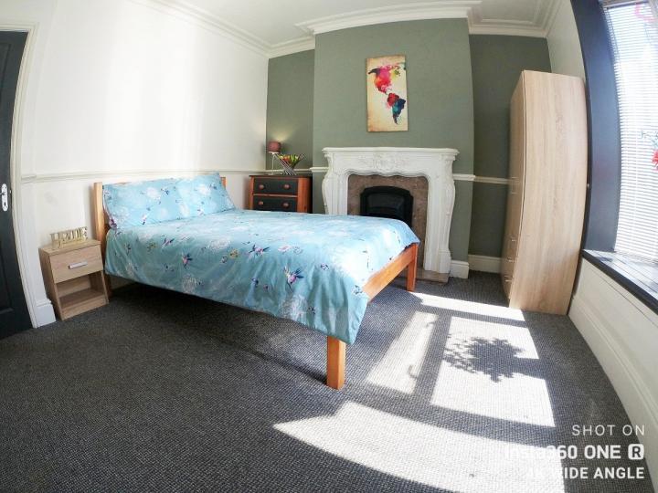Main image of property: 20 Dixon Street, Lincoln, Lincolnshire, LN5 8AG