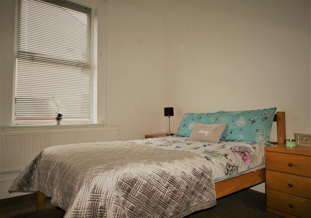 Main image of property: 24 Thesiger Street, Lincoln, Lincolnshire, LN5 7UU