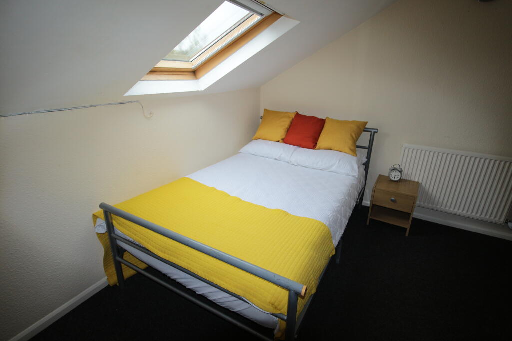 Main image of property: 407A High Street, Lincoln, Lincolnshire, LN5 7TE