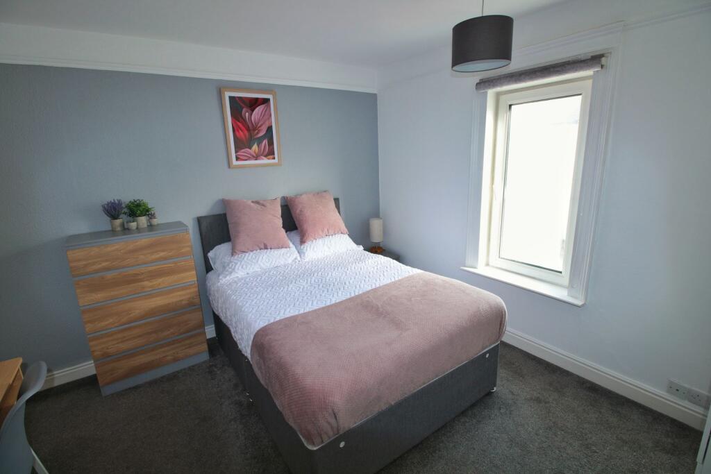 Main image of property: 96 Newland Street West, Lincoln, Lincolnshire, LN1 1PH