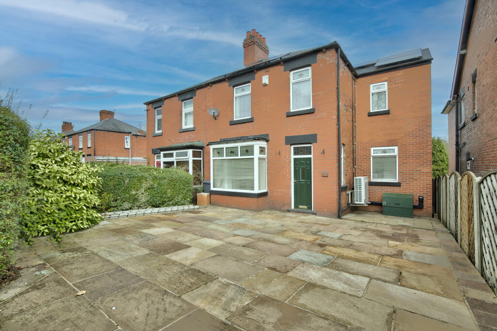 4 bedroom semidetached house for sale in Dodworth Road, Barnsley, S70