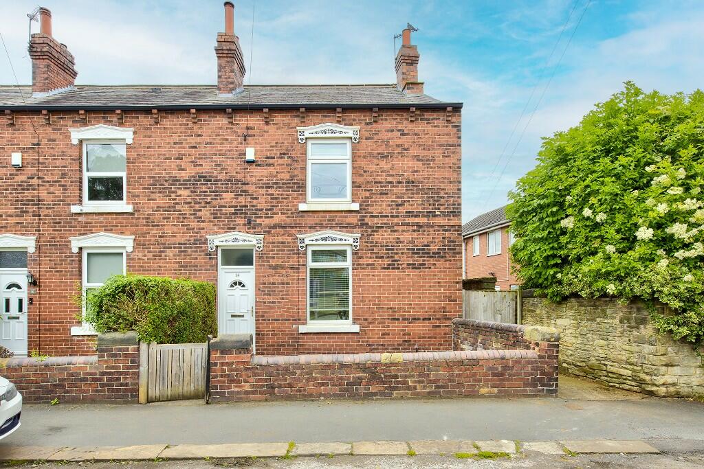 2 bedroom end of terrace house for sale in Northfield Lane, Horbury, WF4
