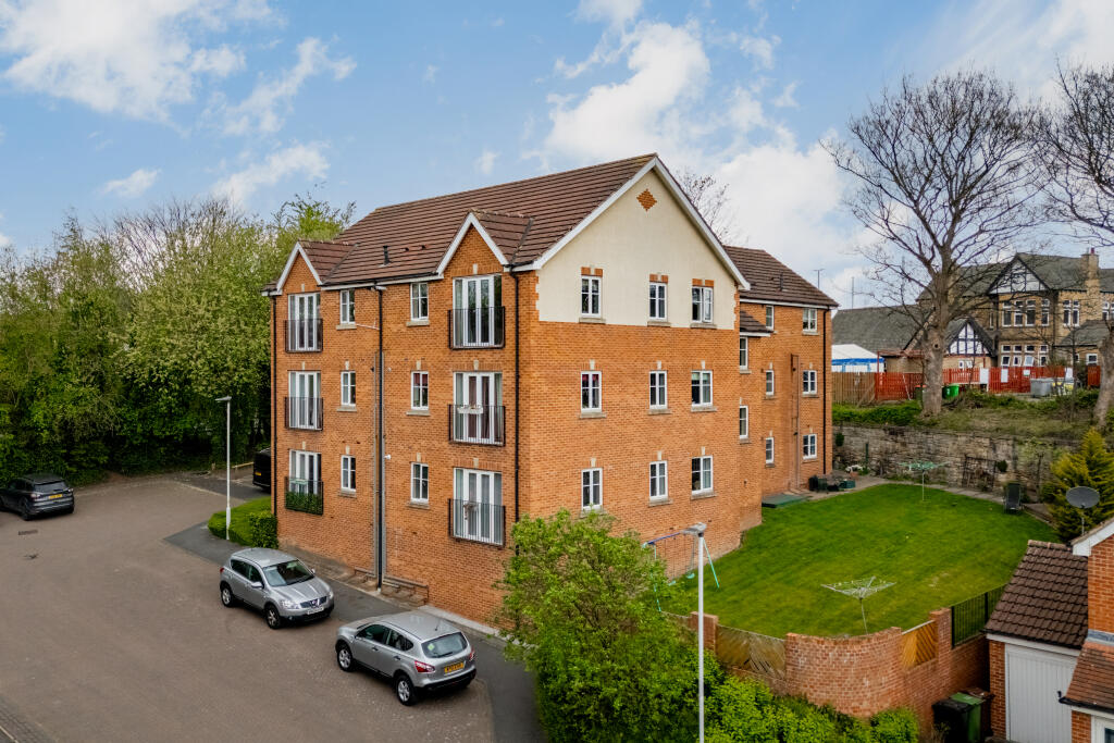 Main image of property: Oast House Croft, Leeds, WF3