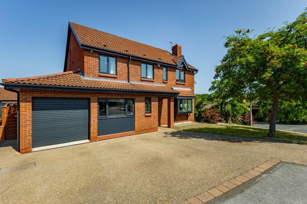 Main image of property: Langdale Mount, Walton, WF2