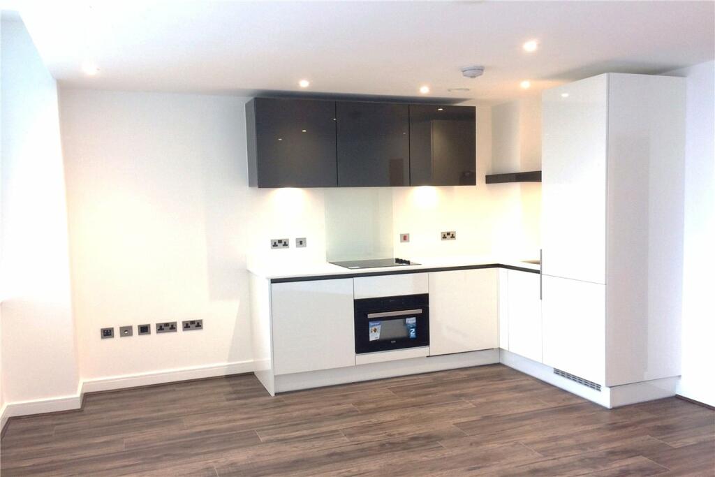 Studio flat for sale in Churchill Place, Basingstoke, RG21