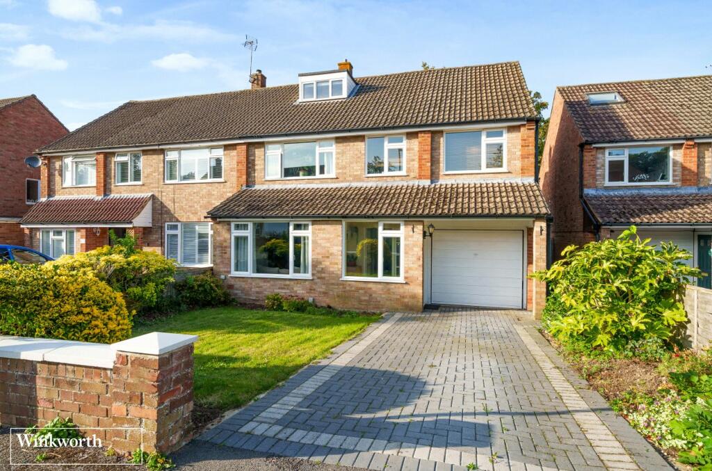 5 bedroom house for sale in Allnutt Avenue, Basingstoke, Hampshire, RG21