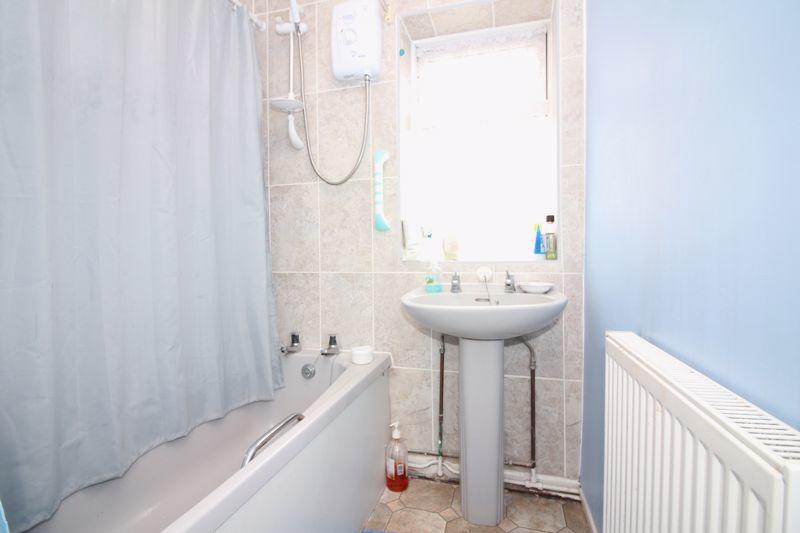 3 bedroom semidetached house for sale in KINGSWINFORD, Standhills Road