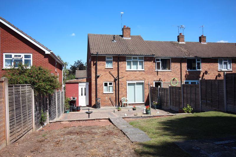 3 bedroom semidetached house for sale in KINGSWINFORD, Standhills Road