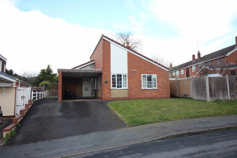 3 bedroom detached bungalow for sale in KINGSWINFORD, Winford Avenue, DY6
