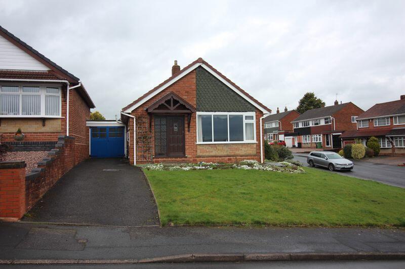 2 bedroom detached bungalow for sale in KINGSWINFORD, Bartic Avenue, DY6
