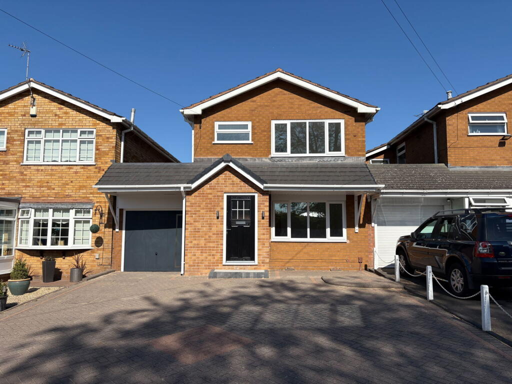Main image of property: KINGSWINFORD, Moss Grove