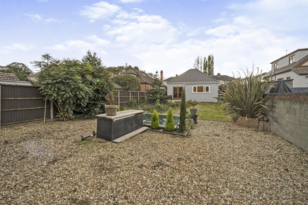2 bedroom detached bungalow for sale in Legge Lane, Bilston, WV14