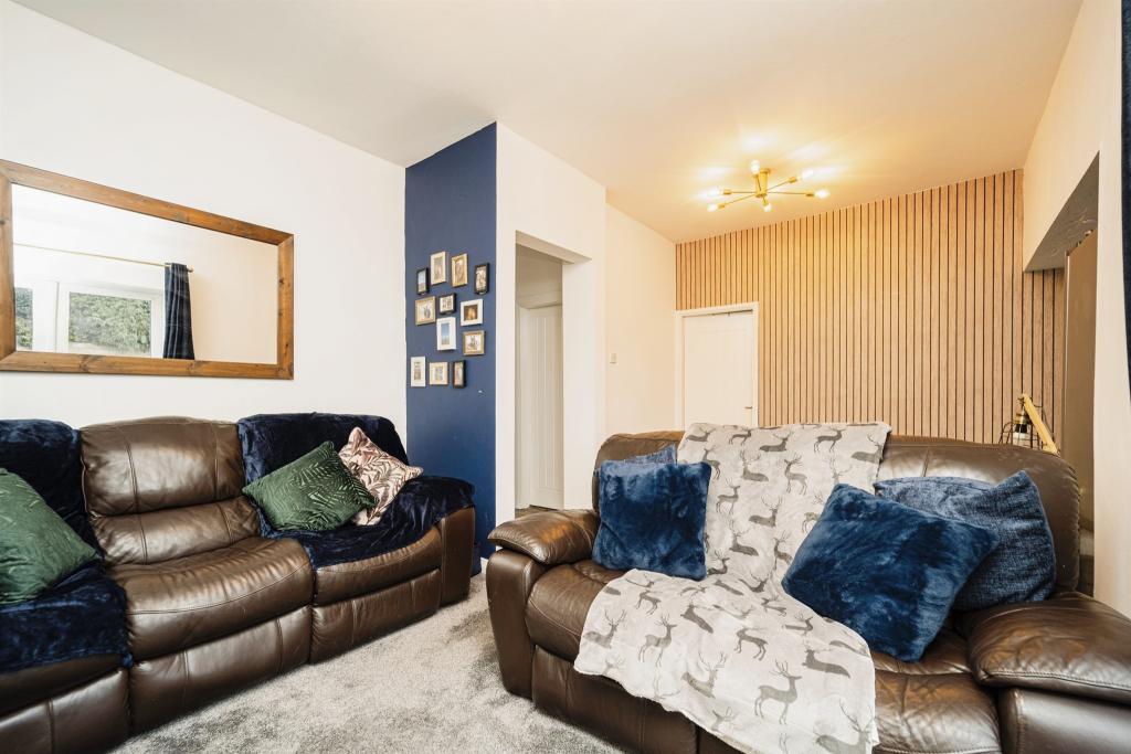 2 bedroom detached bungalow for sale in Legge Lane, Bilston, WV14