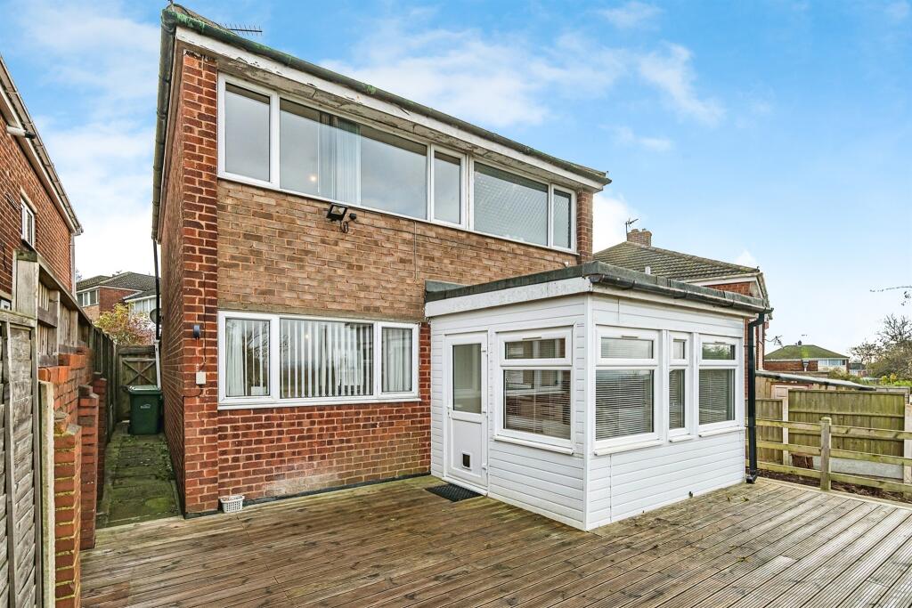 3 bedroom detached house for sale in London Heights, Dudley, DY1