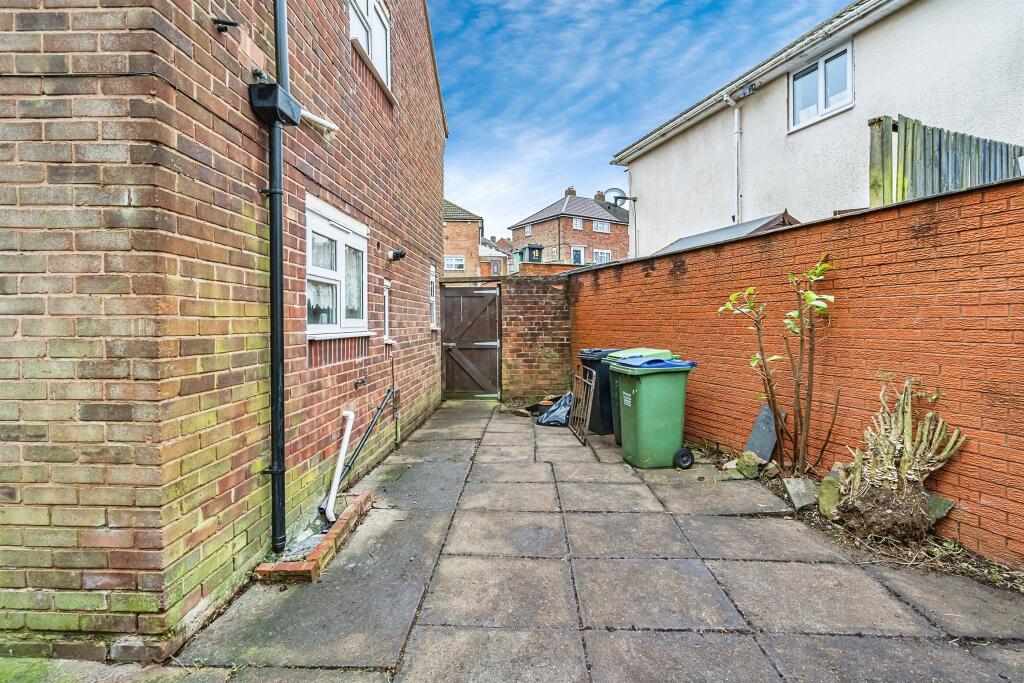 Additional property image - Fairway Avenue, Tividale, Oldbury