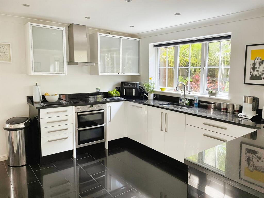 Additional property image - Wakeman Drive, Tividale, Oldbury