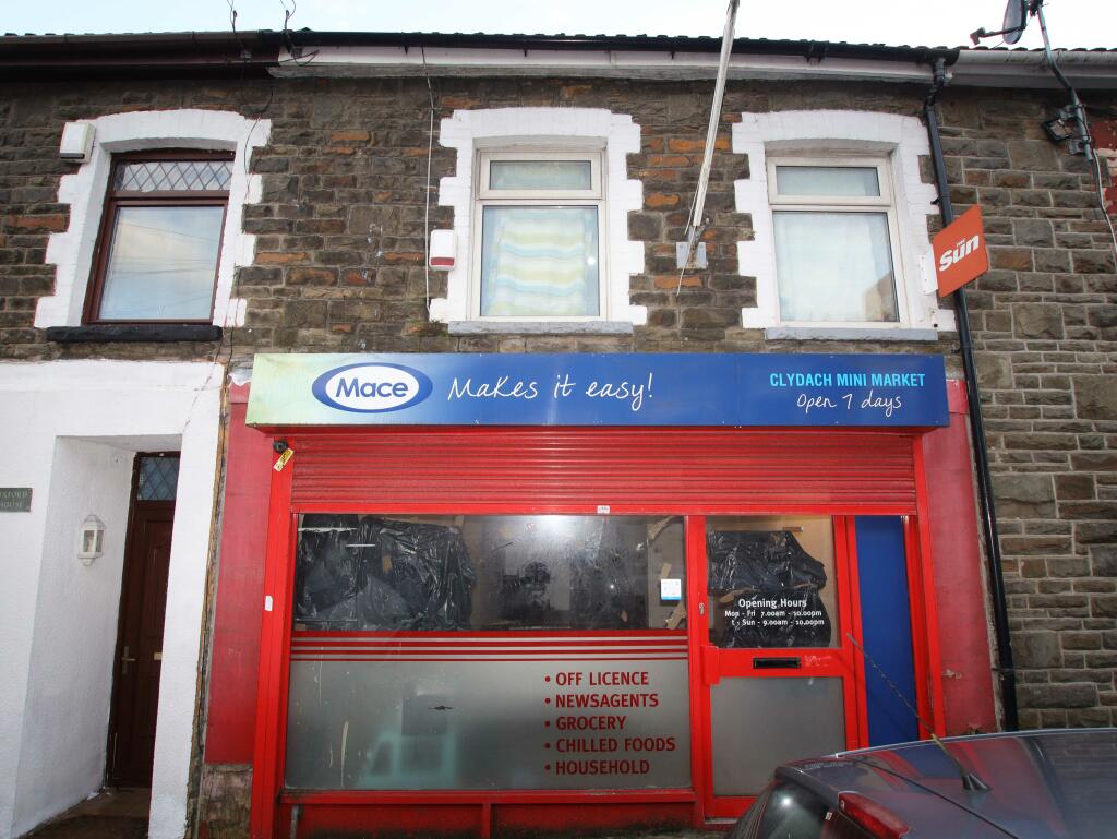 Commercial property for rent in Clydach Road, Tonypandy, CF40 2BD, CF40