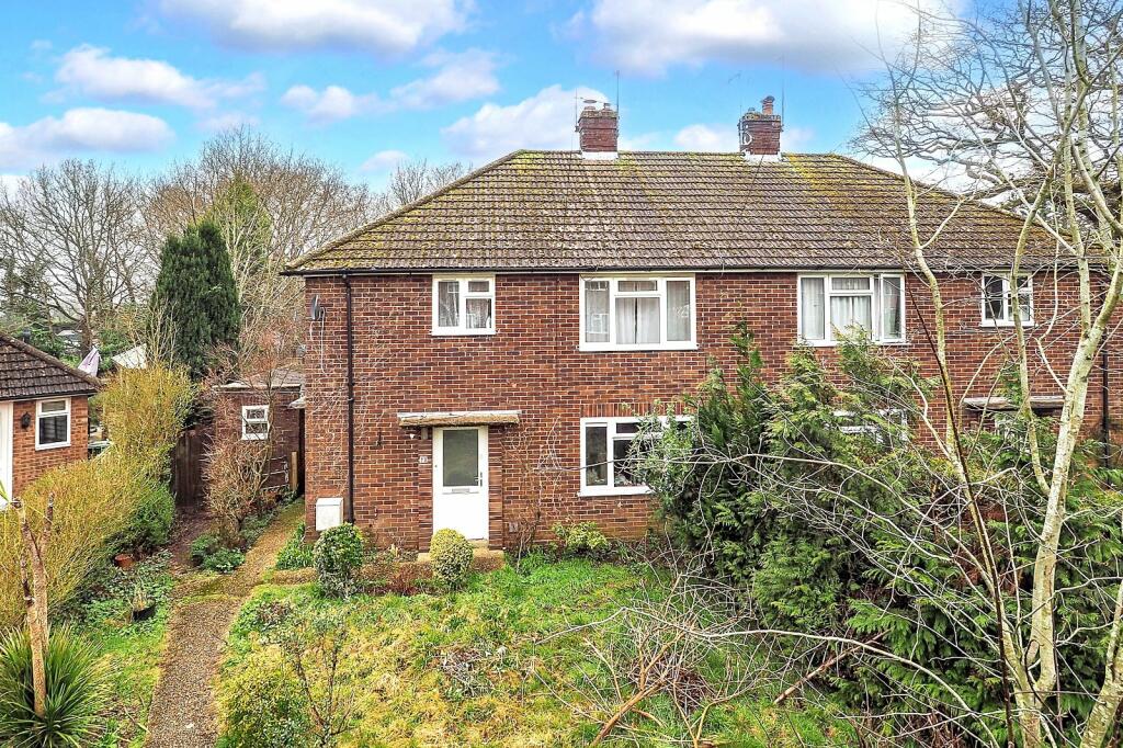 1 bedroom flat for sale in Admers Crescent, Liphook, Hampshire, GU30