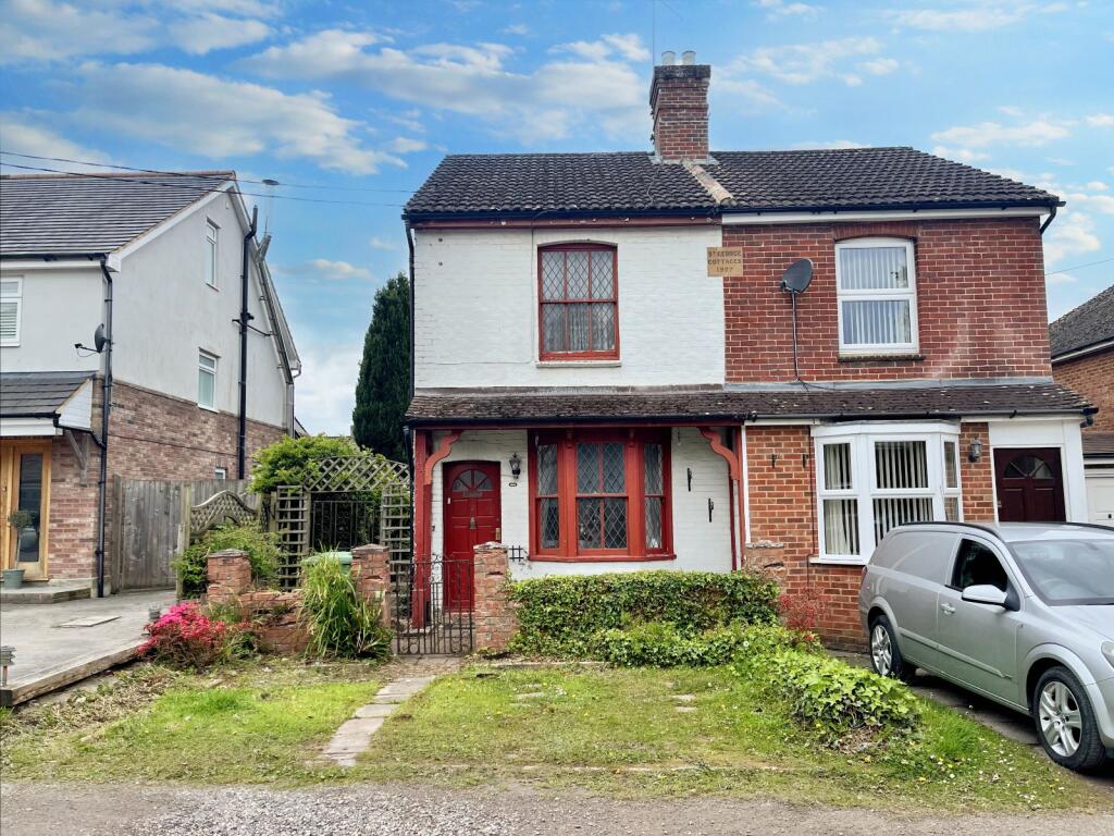 2 bedroom semidetached house for sale in Hazeldene Road, Liphook