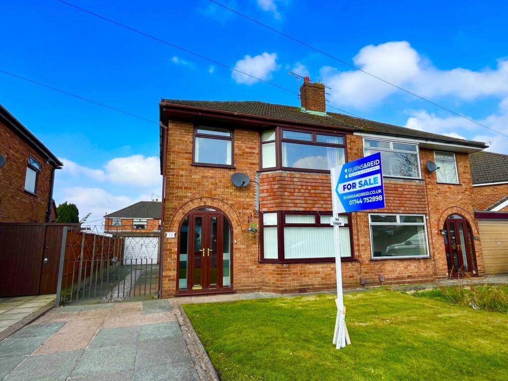 3 bedroom semidetached house for sale in **NO CHAIN** Carmelite