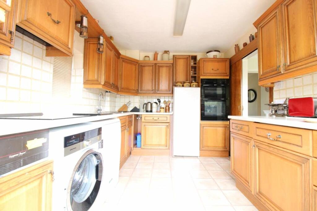 4 bedroom detached house for sale in Rosemary Gardens, Blackwater