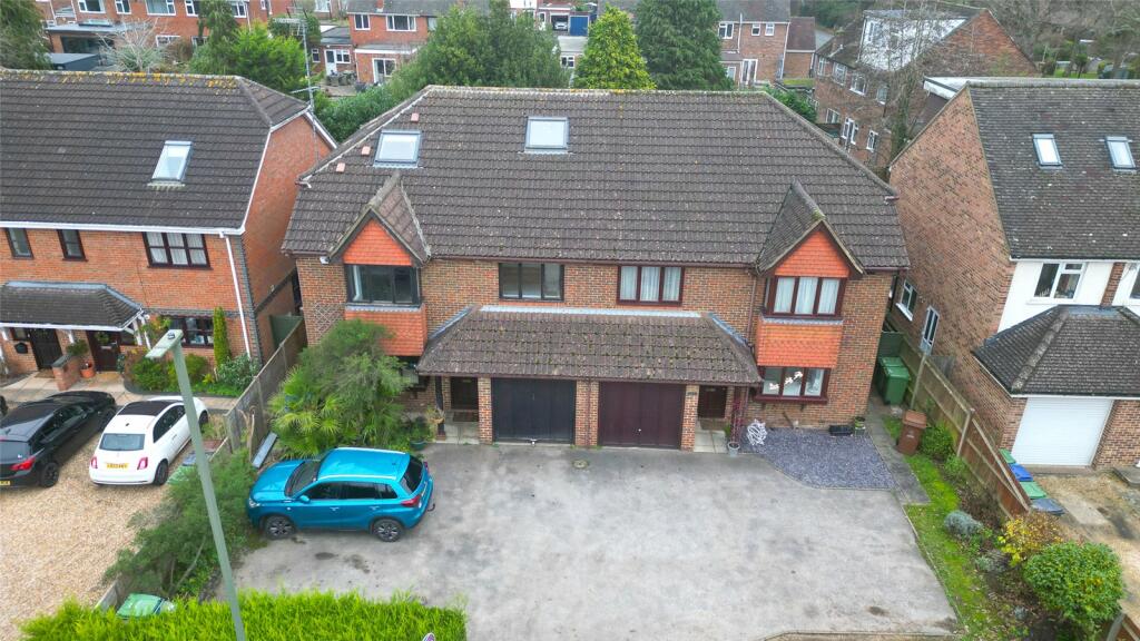 5 bedroom semidetached house for sale in Mytchett Road, Mytchett