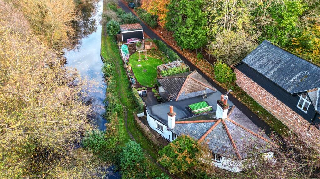 Main image of property: Guildford Road, Frimley Green, Camberley, Surrey, GU16