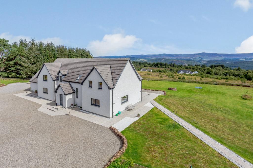 5 bedroom house for sale in Bunloit, Drumnadrochit, Inverness, IV63