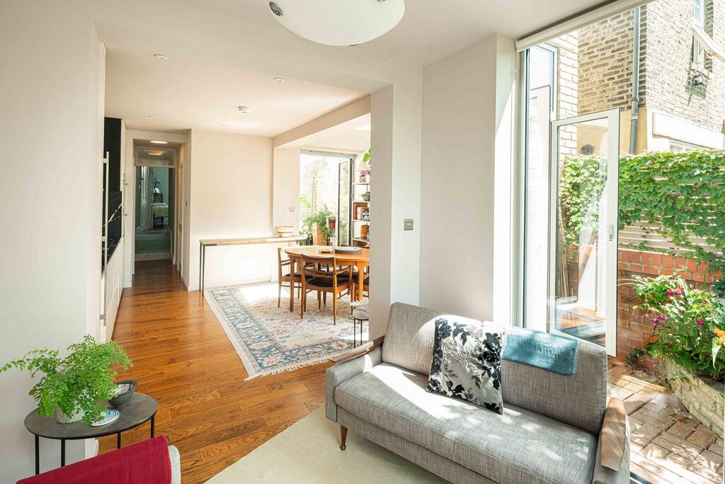Main image of property: Finsen Road, London