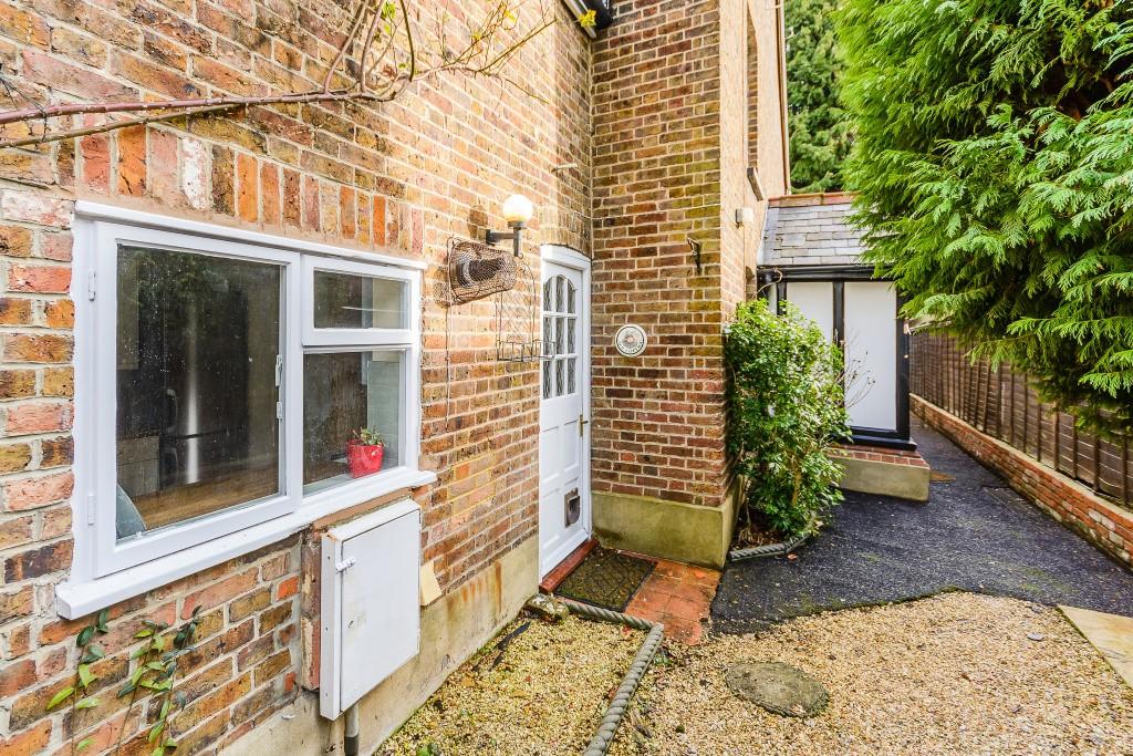 3 bedroom terraced house for rent in Sunninghill Road, Sunninghill