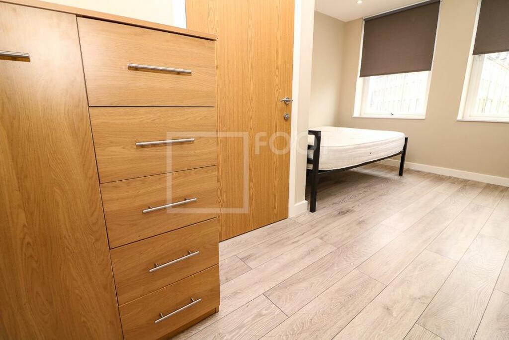 Additional property image - Colonnade House, Bradford, BD1 2BQ
