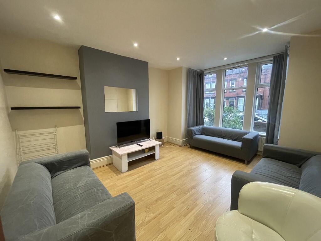Main image of property: Estcourt Terrace, Leeds, West Yorkshire, LS6