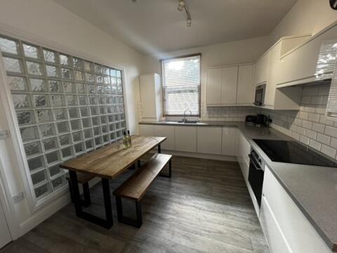Main image of property: Cliff Mount, Woodhouse / Hyde Park, Leeds, West Yorkshire, LS6