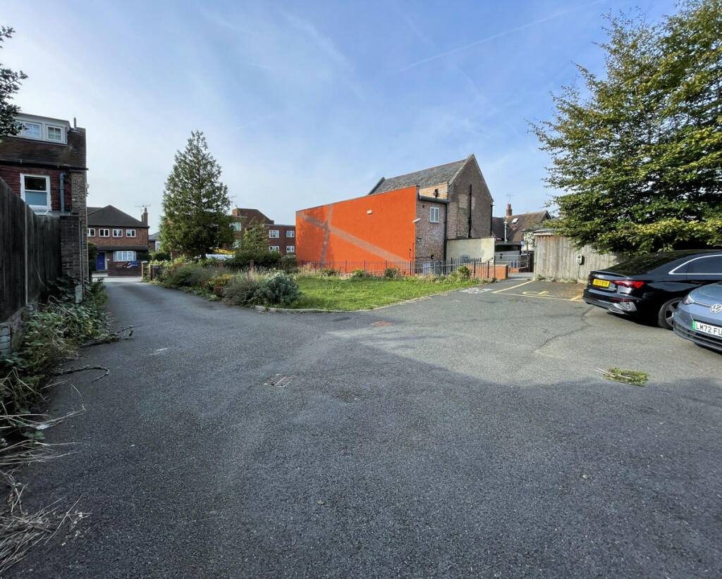 Main image of property: Salvation Army Citadel And Hall, Roxeth Hill, Harrow, Greater London