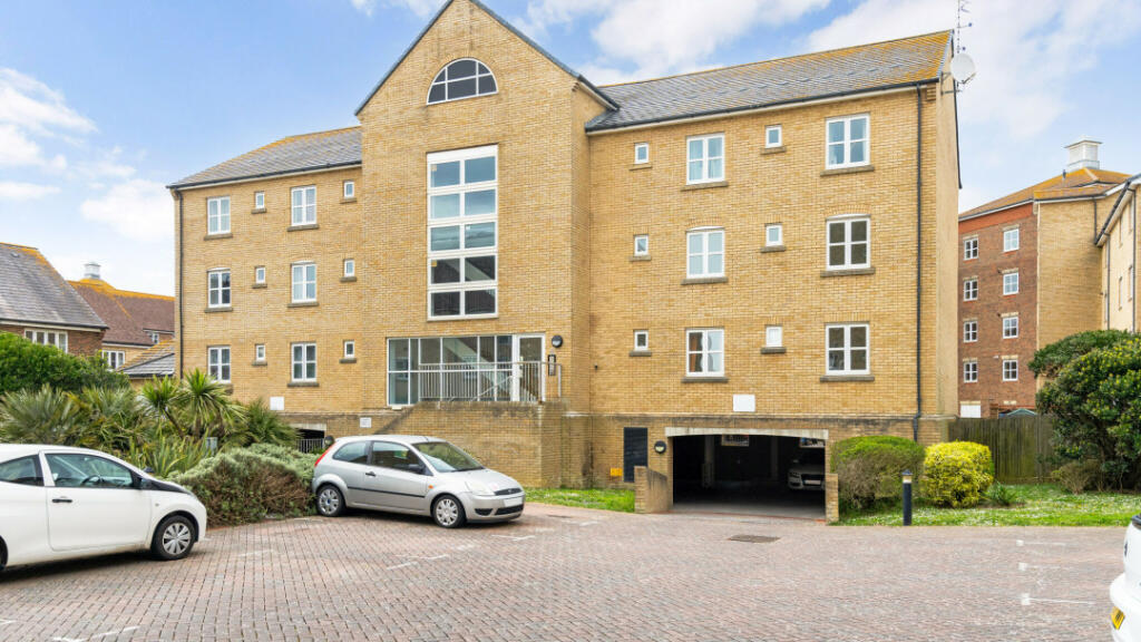 Additional property image - Harriet Place, Shoreham-By-Sea, BN43 5PG