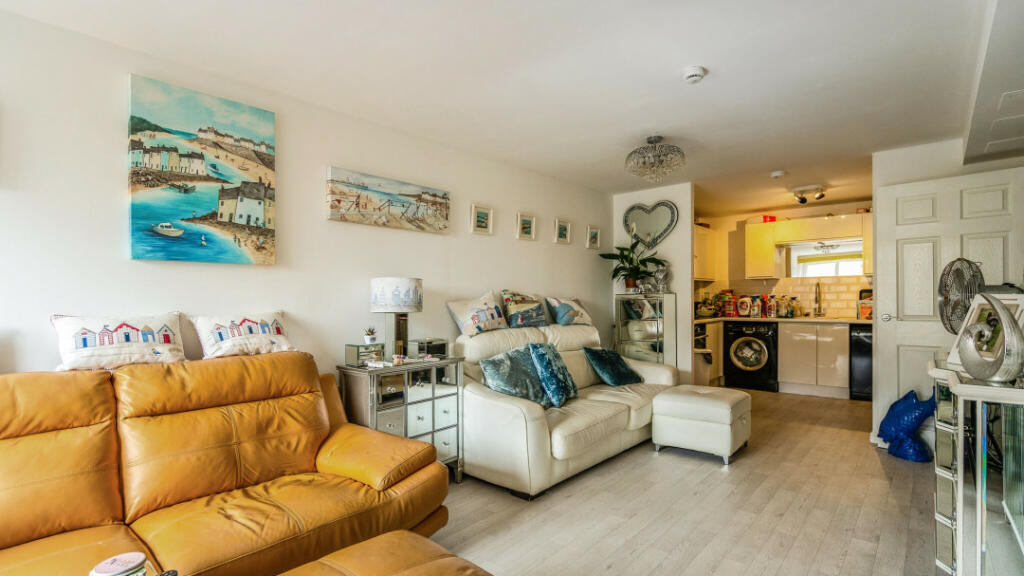 Additional property image - Harriet Place, Shoreham-By-Sea, BN43 5PG