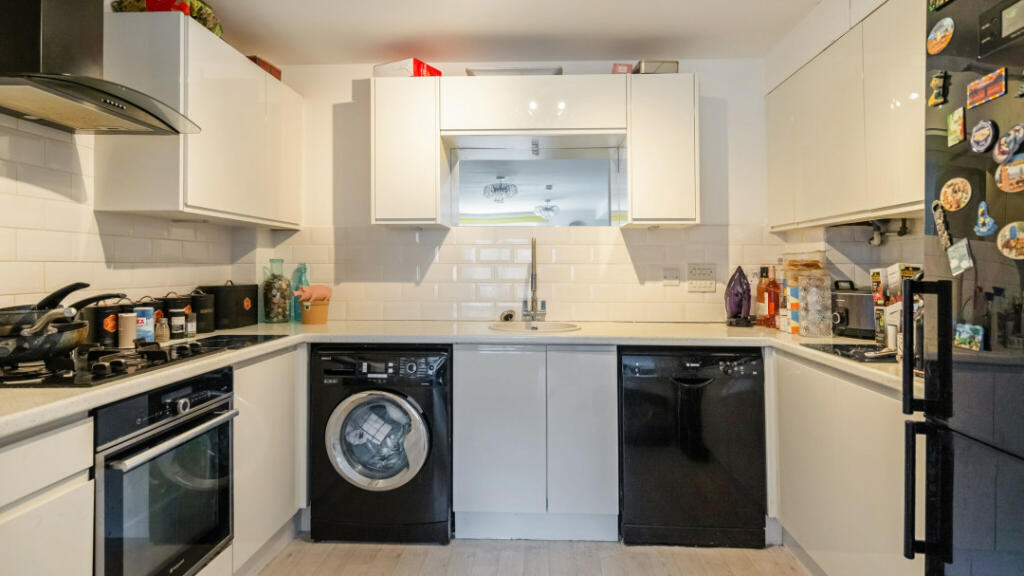 Additional property image - Harriet Place, Shoreham-By-Sea, BN43 5PG