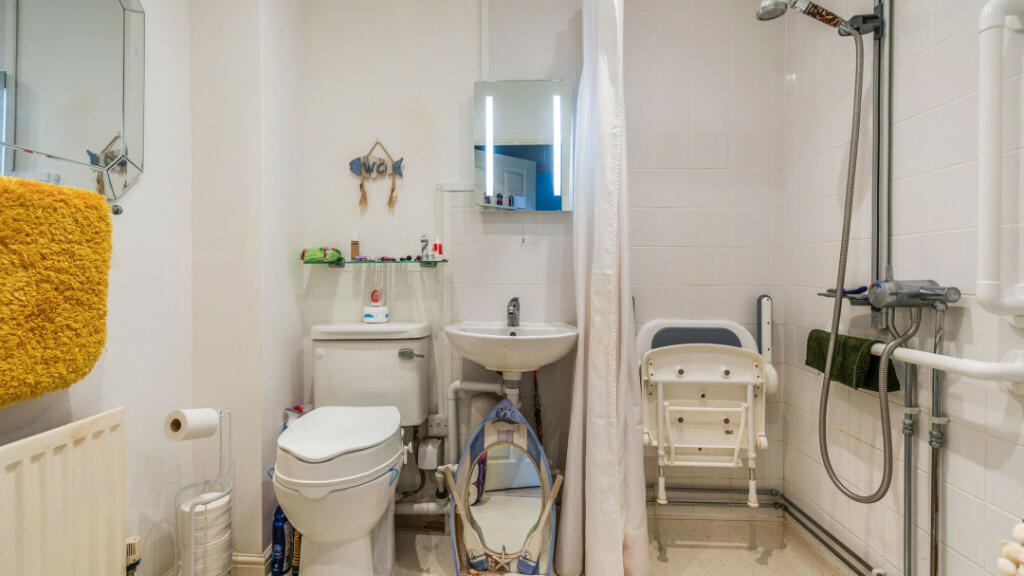 Additional property image - Harriet Place, Shoreham-By-Sea, BN43 5PG
